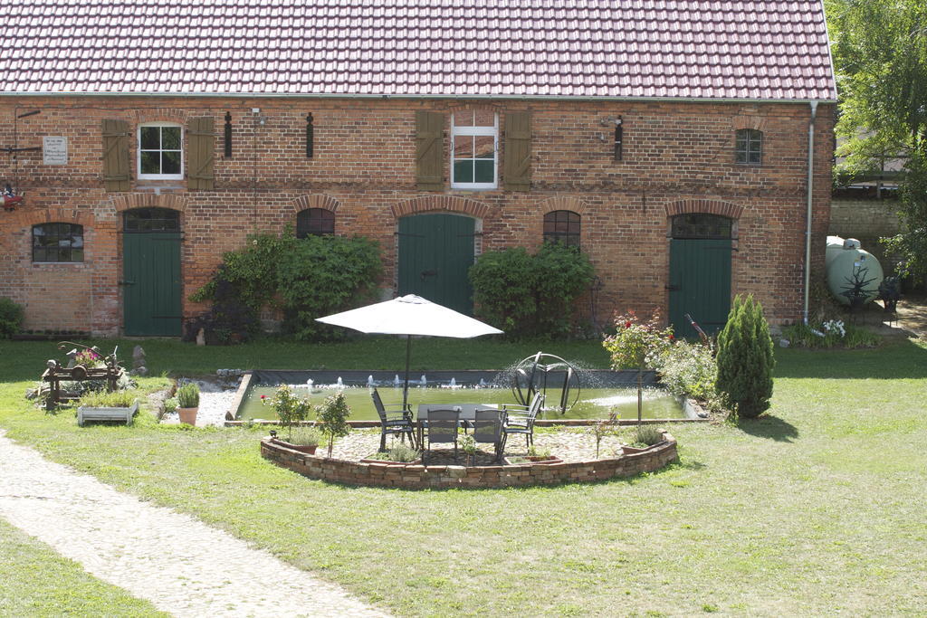 Pension Kunsthof Dahrenstedt Екстер'єр фото