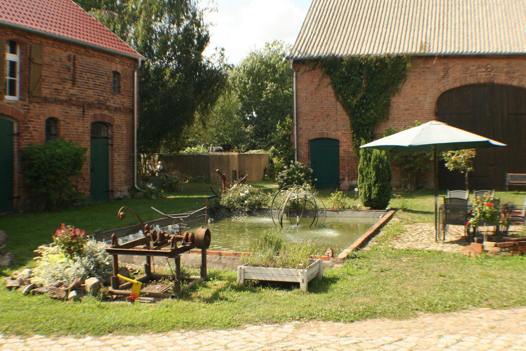 Pension Kunsthof Dahrenstedt Екстер'єр фото