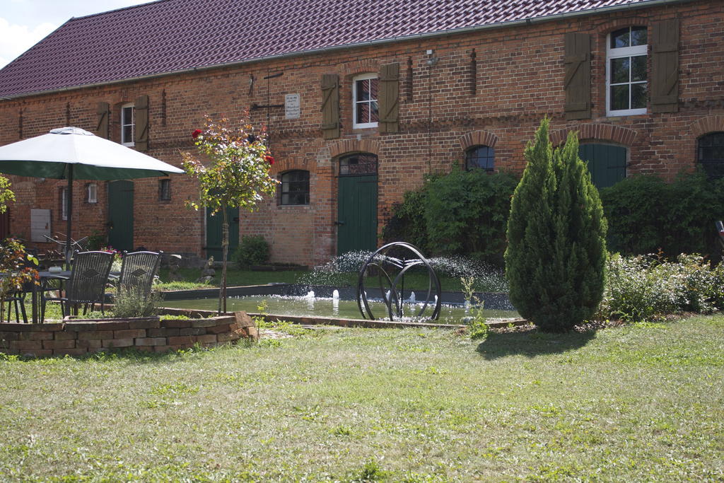 Pension Kunsthof Dahrenstedt Екстер'єр фото